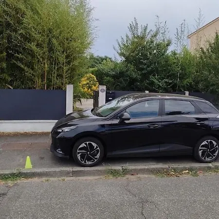 Dependance De 30 Metres Carres Plafond Cathedrale *