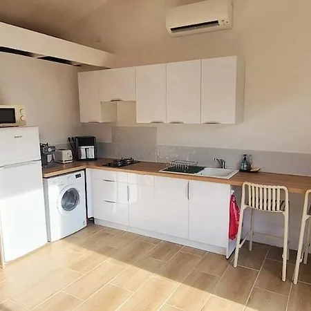 Dependance De 30 Metres Carres Plafond Cathedrale