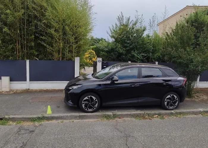 Dependance De 30 Metres Carres Plafond Cathedrale *