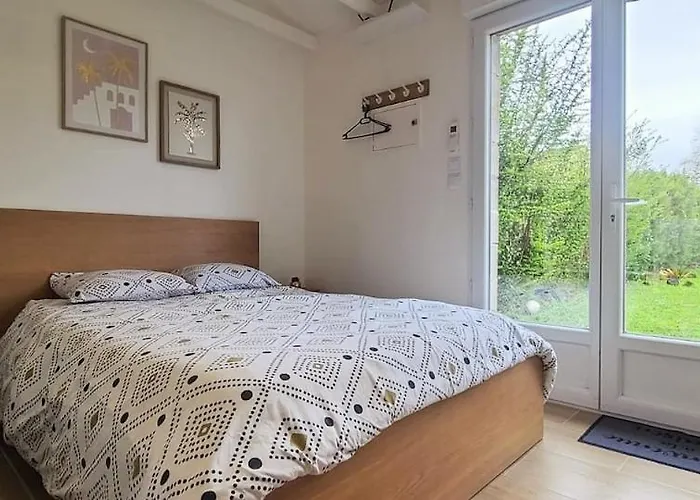 Dependance De 30 Metres Carres Plafond Cathedrale Apartment Labastide-Saint-Sernin